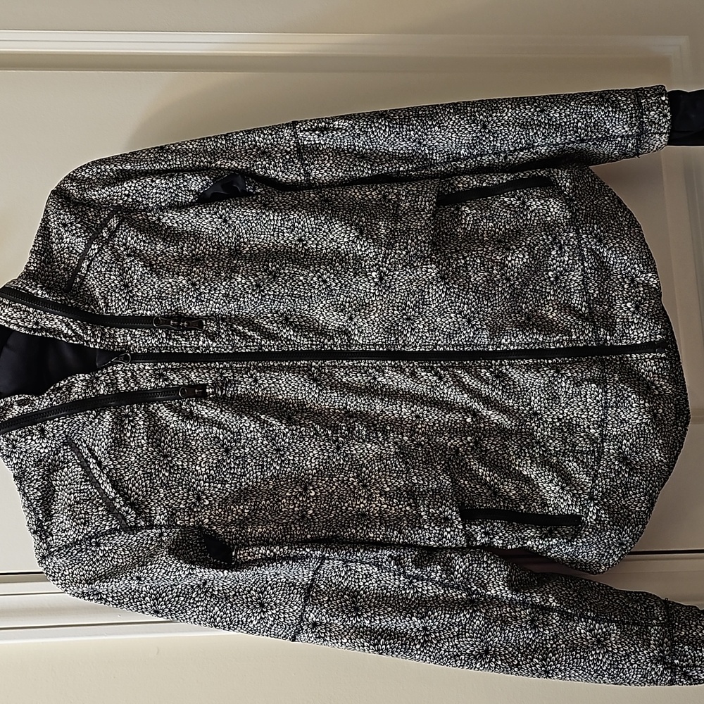 209. Lululemon Spring Forward Jacket - image 3